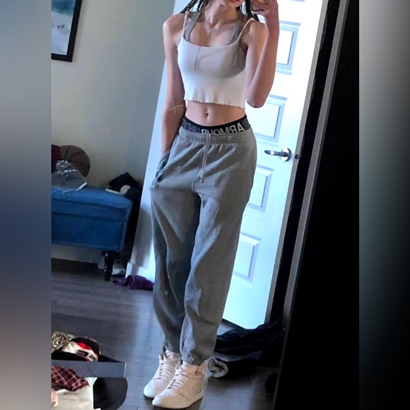 White tank top - Garage - Picture 2 of 2